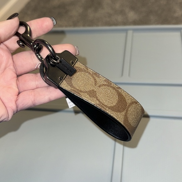 Coach Loop Key Fob in Signature Canvas - Picture 3 of 4